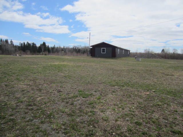 29 Sawmil Lane, Island Falls, ME 04747